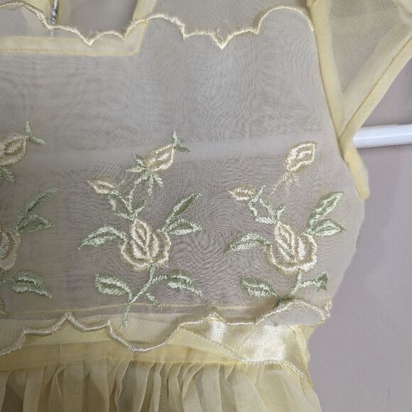 Baby Dress, Vintage Pale yelloe sheer floral embroidery. - Picture 4 of 9